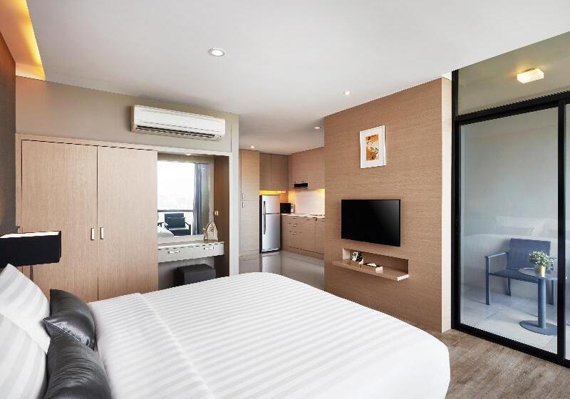디럭스 룸, Altera Hotel And Residence By At Mind