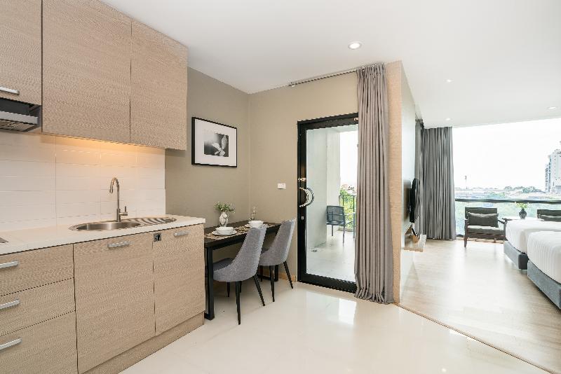 디럭스 룸, Altera Hotel And Residence By At Mind