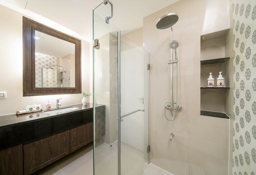 デラックスルーム, Altera Hotel And Residence By At Mind