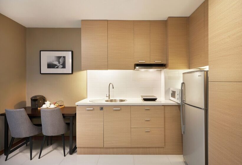 디럭스 룸, Altera Hotel And Residence By At Mind