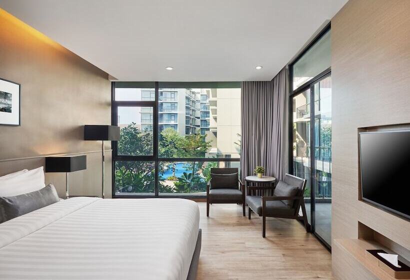 プールの見えるデラックスルーム, Altera Hotel And Residence By At Mind