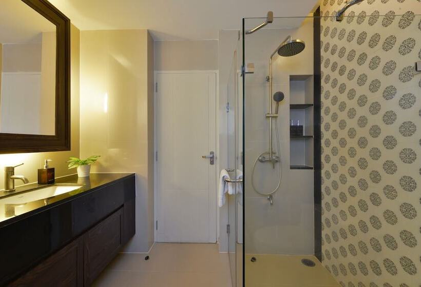 プールビュースイート, Altera Hotel And Residence By At Mind