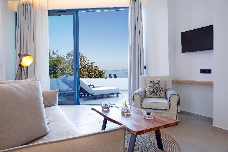 デラックスルーム, Altera Hotel And Residence By At Mind