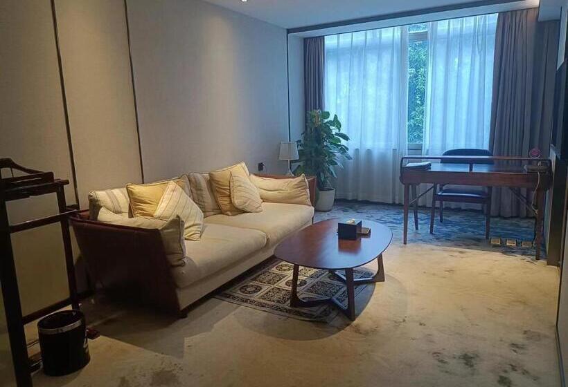 Suite Deluxe, Guangdong Baiyun City