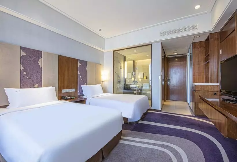 クラブルーム, Holiday Inn Qingdao City Center, An Ihg Hotel May 4th Square