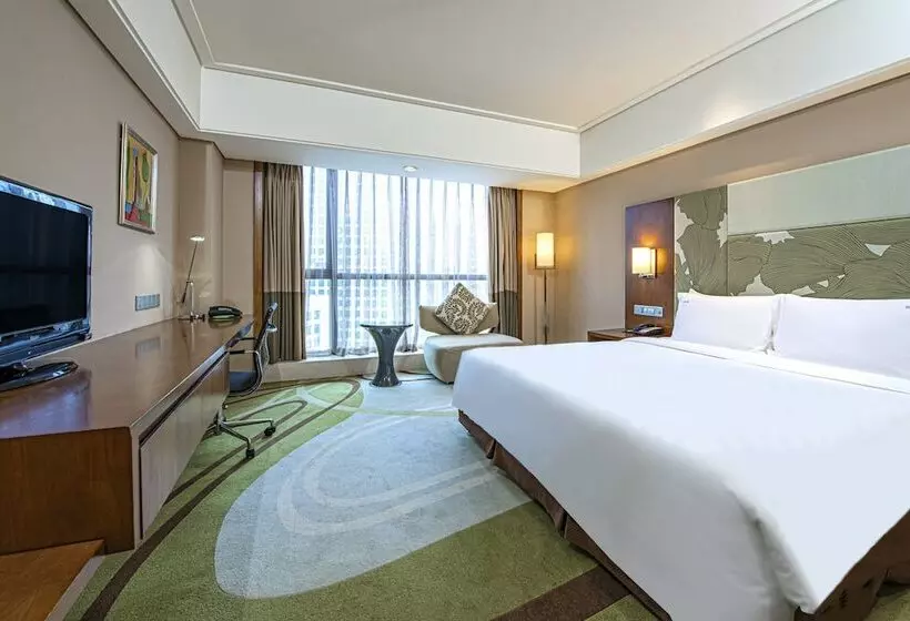 クラブルーム, Holiday Inn Qingdao City Center, An Ihg Hotel May 4th Square