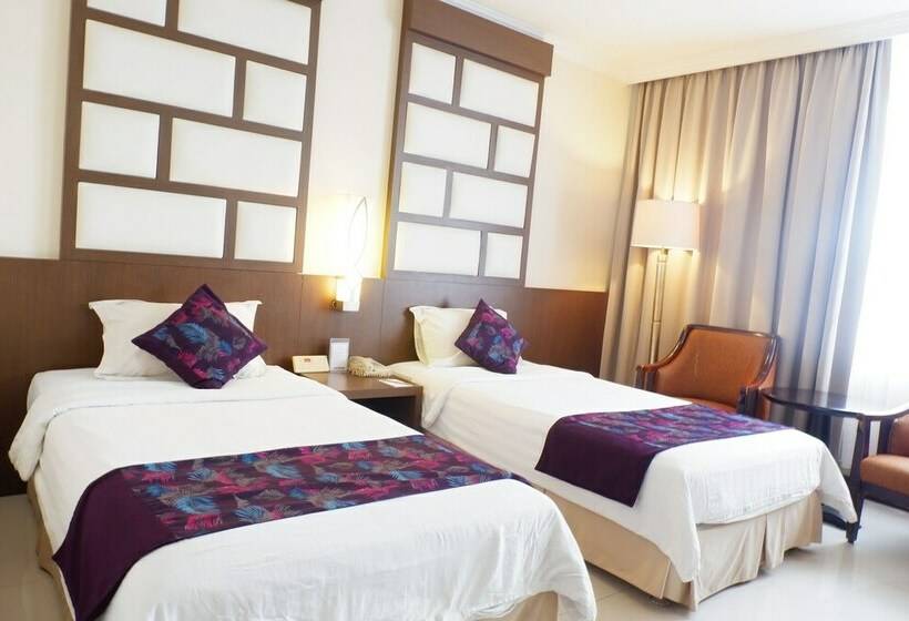 디럭스 룸, Kedaton