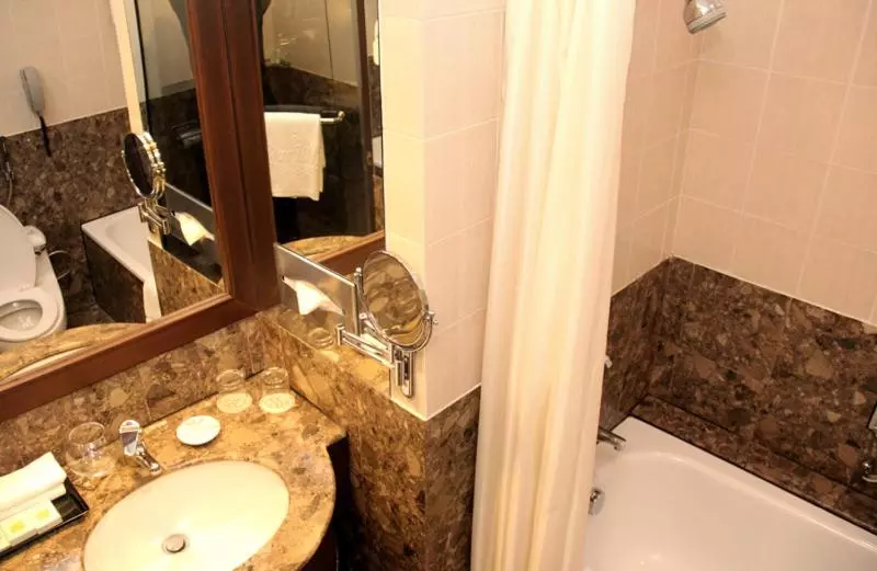 Deluxe Kolmen Hengen Huone, Mardhiyyah Hotel And Suites