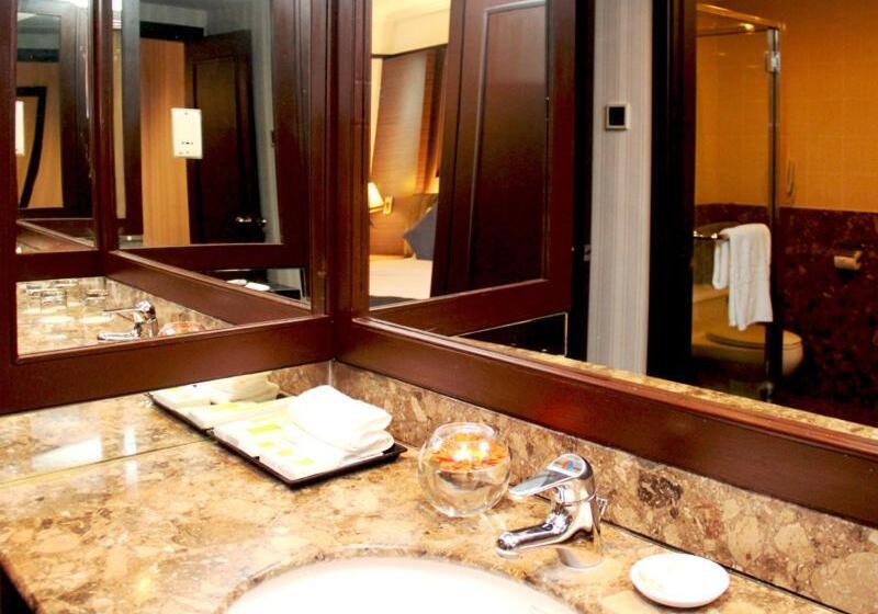 اتاق استاندارد چهار تخته, Mardhiyyah Hotel And Suites