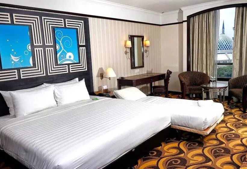 Deluxe Kolmen Hengen Huone, Mardhiyyah Hotel And Suites