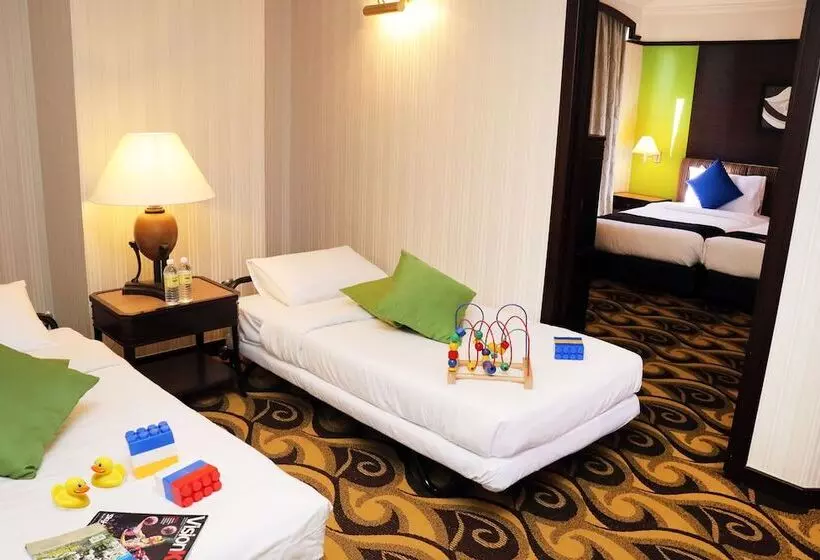 Standard Neljän Hengen Huone, Mardhiyyah Hotel And Suites