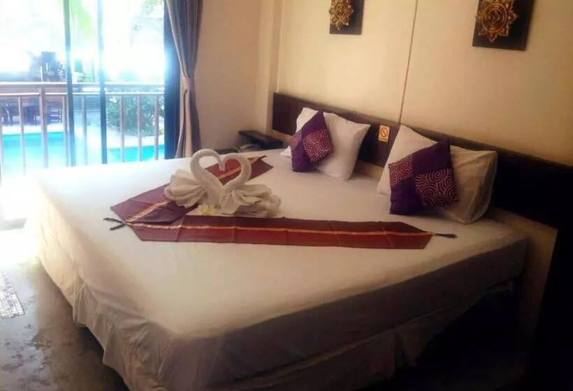 سوئیت با چشمانداز رودخانه, Monsane River Kwai Resort