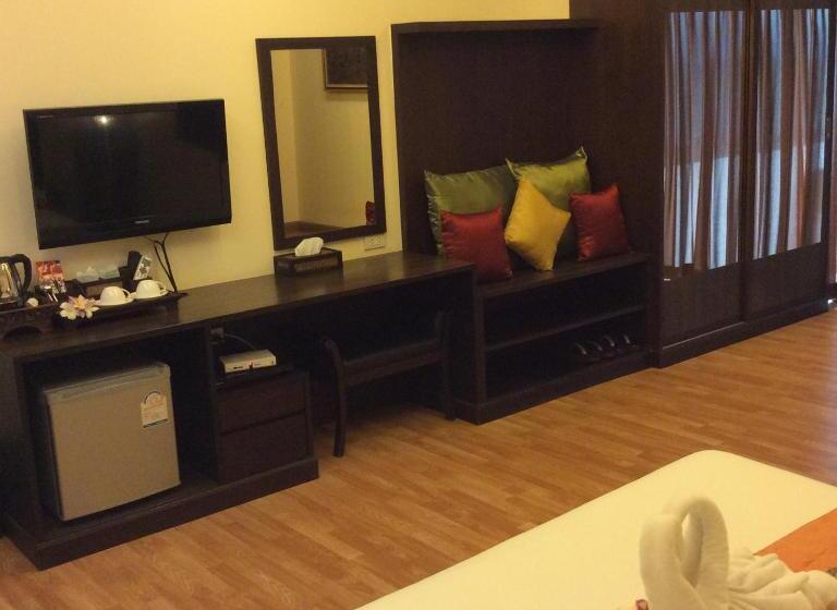 Junior suite with river view, Monsane River Kwai Resort