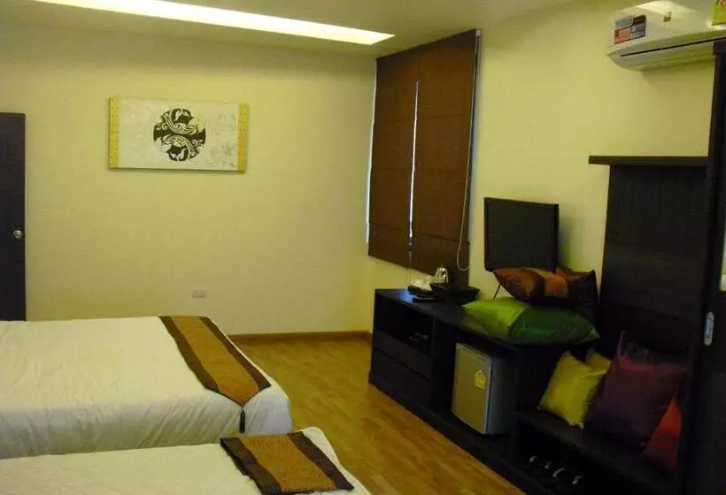سوییت با چشمانداز استخر, Monsane River Kwai Resort