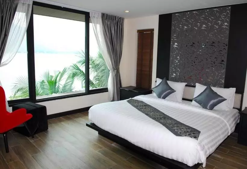 سوئیت دولوکس با چشمانداز رودخانه, Monsane River Kwai Resort
