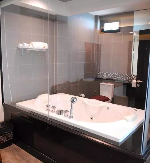 Superior suite with river view, Monsane River Kwai Resort
