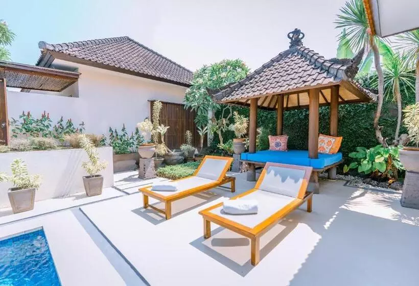 Villa 2 Makuuhuonetta, Rama Residence Petitenget