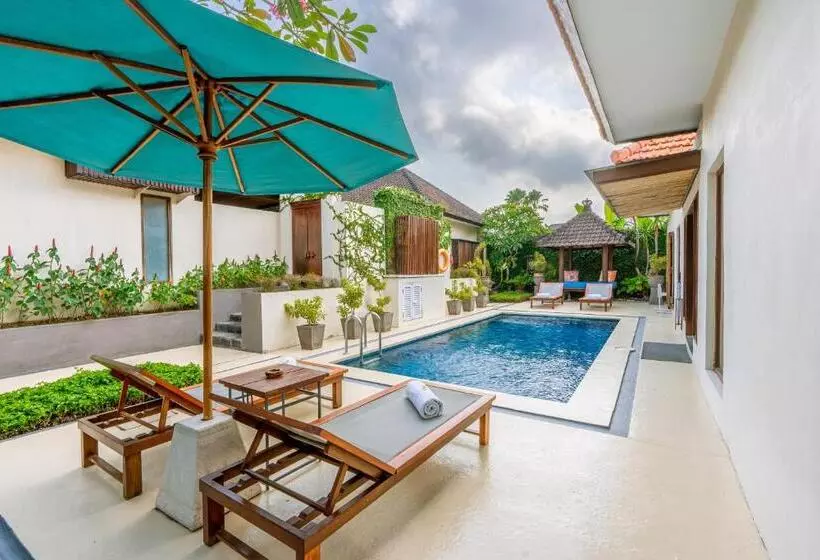 Villa 2 Makuuhuonetta, Rama Residence Petitenget