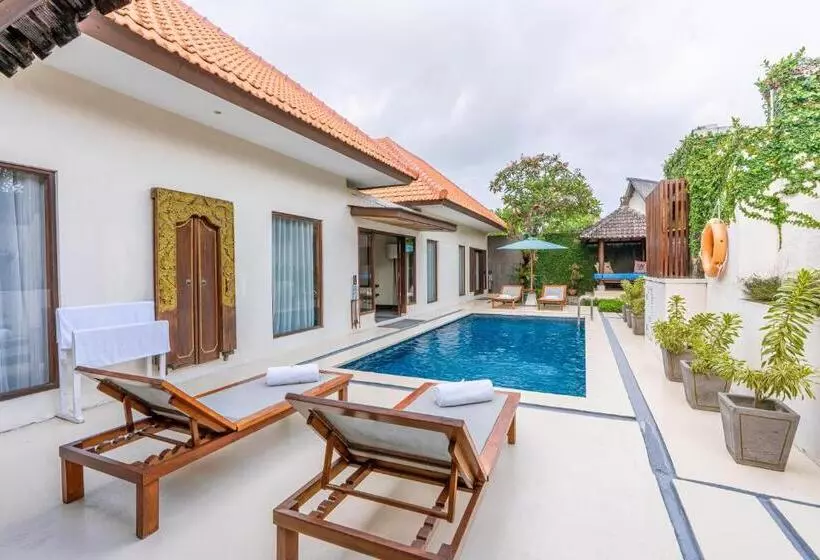 Villa 2 Makuuhuonetta, Rama Residence Petitenget