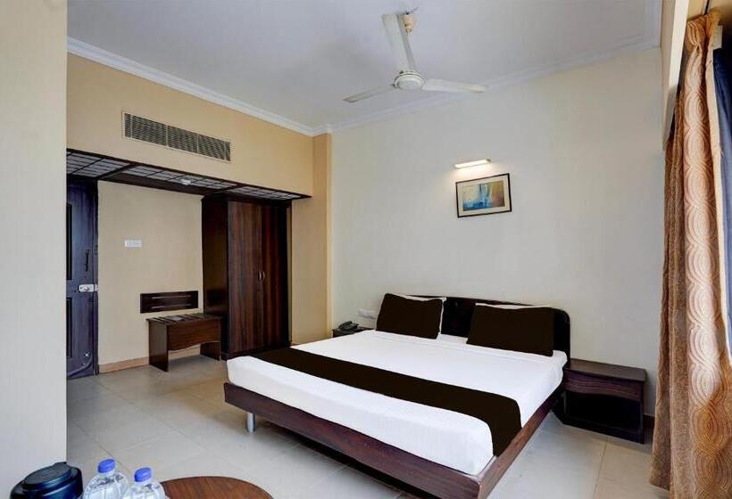 اتاق کلاسیک سه تخته, Super Townhouse Koyambedu Formerly Royal Plaza