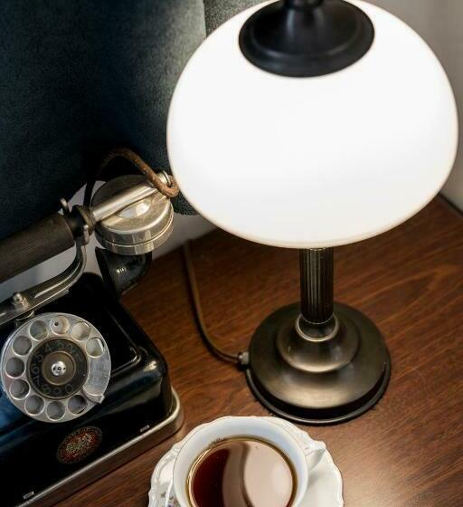 اتاق اکونومی یک تخته, Szarotka