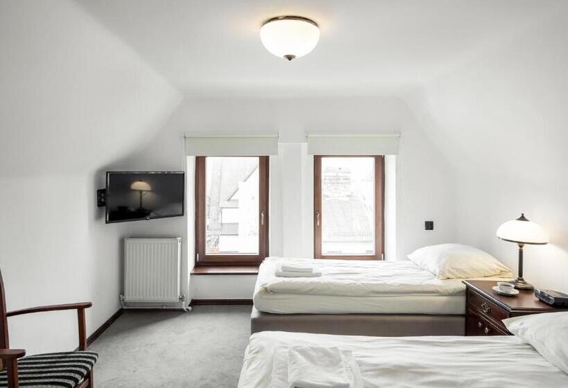 اتاق استاندارد, Szarotka