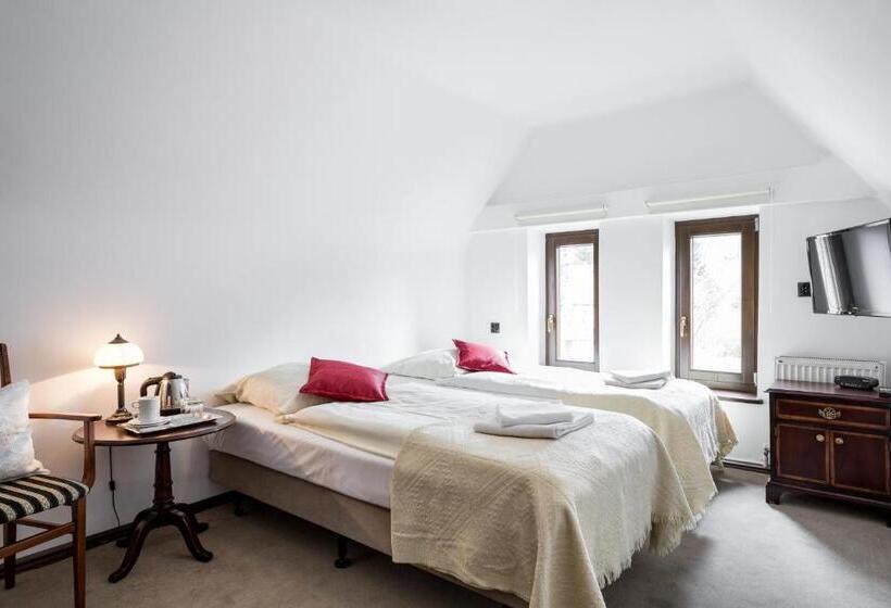 اتاق استاندارد, Szarotka