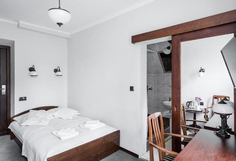 اتاق استاندارد, Szarotka