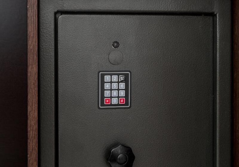 اتاق استاندارد سه نفره, Szarotka