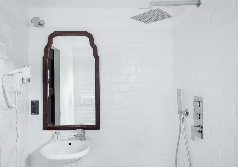 اتاق استاندارد, Szarotka