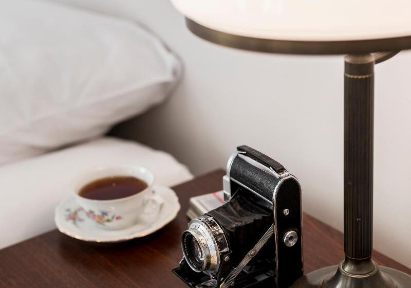 اتاق استاندارد, Szarotka