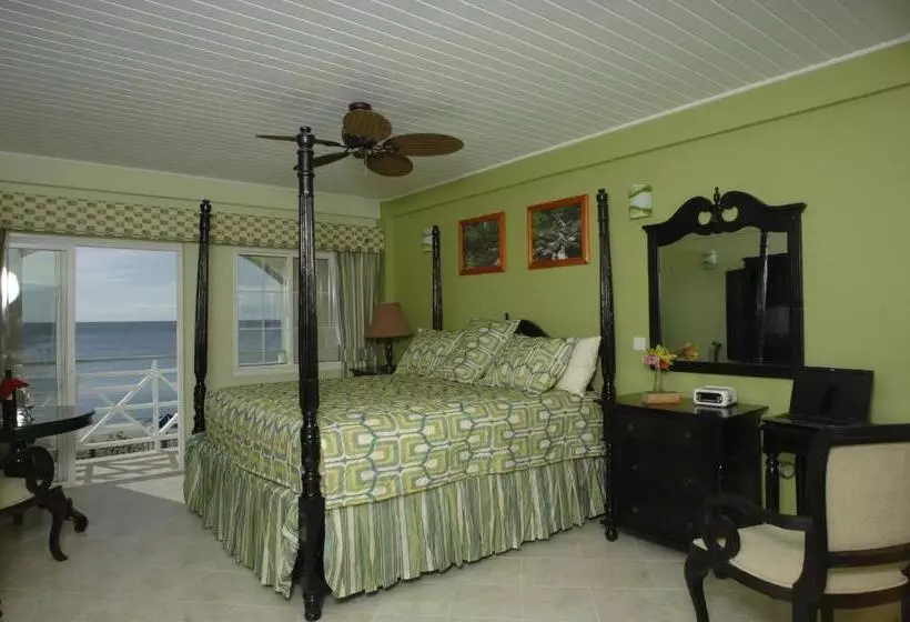 Deluxe Room King Size Bed