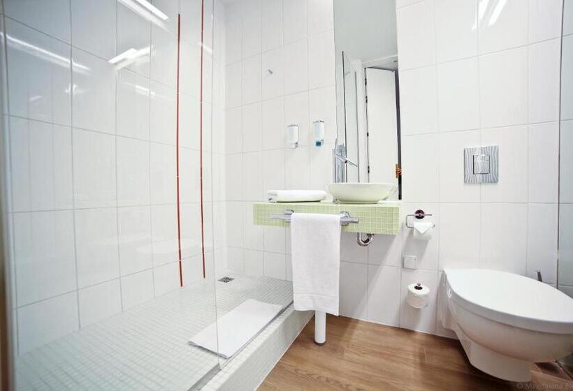 استودیوی استاندارد, Platinum Apartments Apart