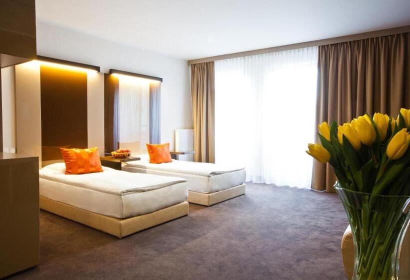 استودیوی لوکس, Platinum Apartments Apart