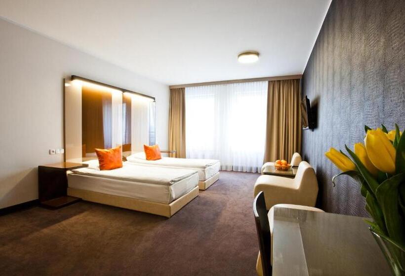 استودیوی لوکس, Platinum Apartments Apart