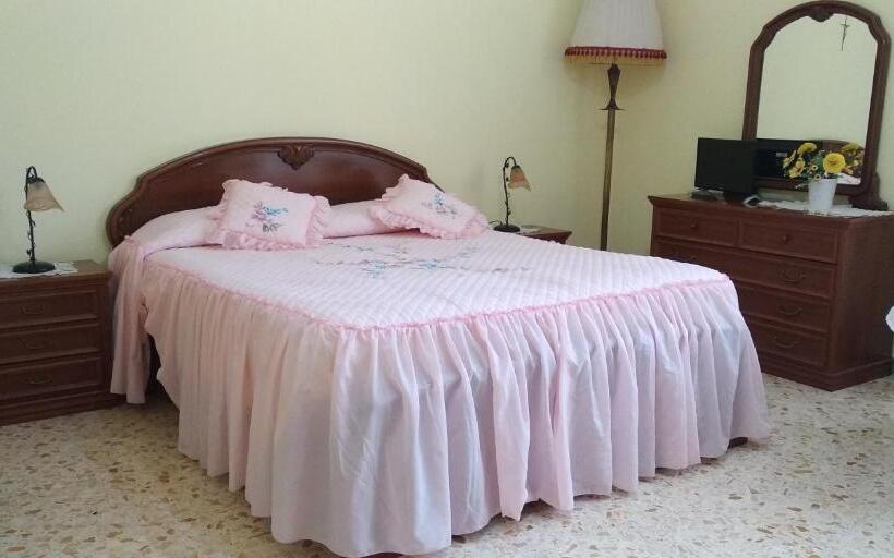 חדר לארבעה סטנדרטי עם מרפסת, Michela Home