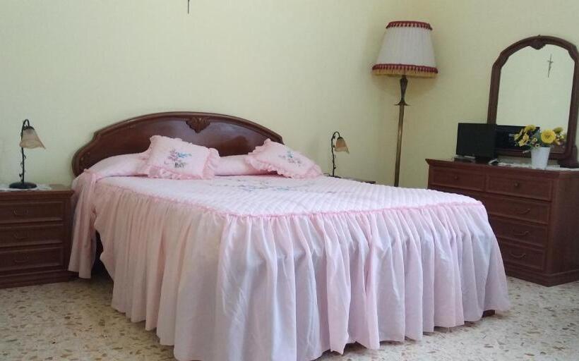 חדר לארבעה סטנדרטי עם מרפסת, Michela Home