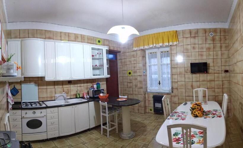 חדר לארבעה סטנדרטי עם מרפסת, Michela Home