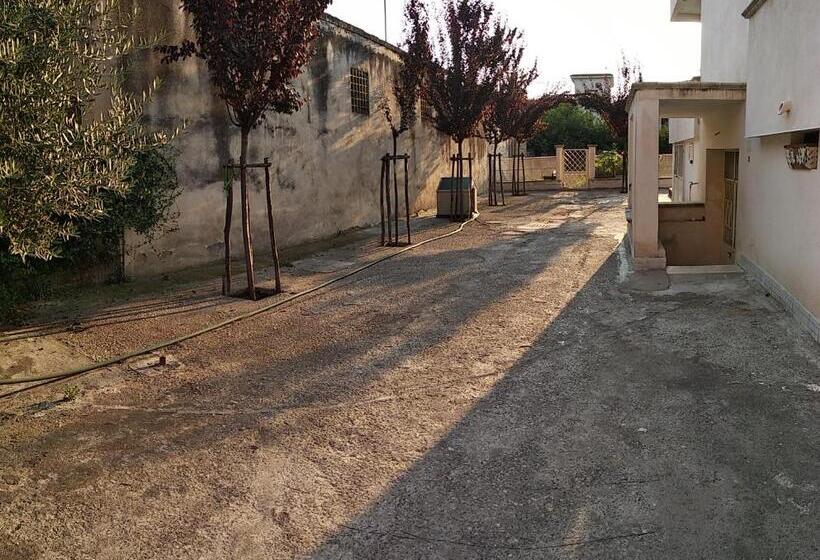 חדר לארבעה סטנדרטי עם מרפסת, Michela Home