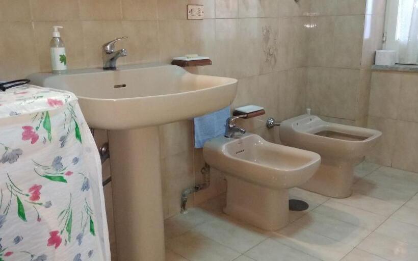 Четырехместный Номер Стандарт с Балконом, Michela Home