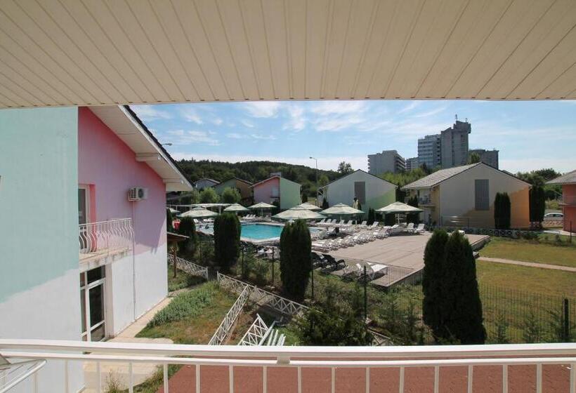 חדר סטנדרט נוף לבריכה, Casa Camelia Felix