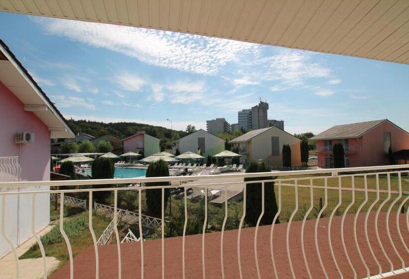 חדר סטנדרט נוף לבריכה, Casa Camelia Felix