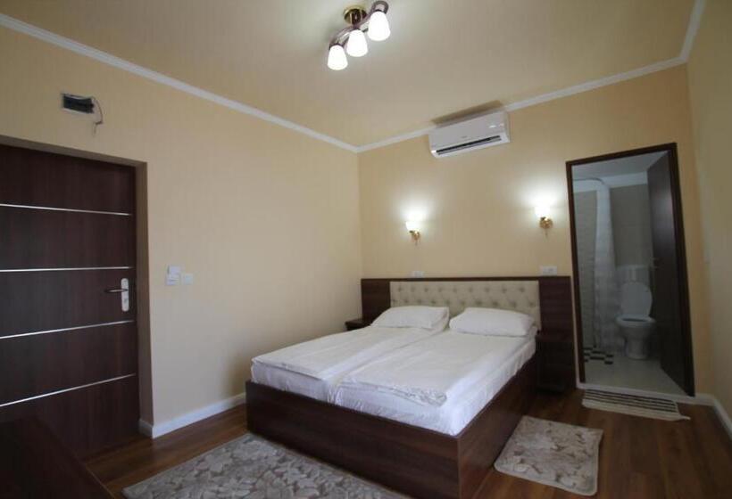 חדר סטנדרט עם מרפסת, Casa Camelia Felix