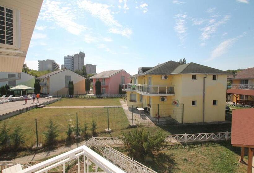 חדר סטנדרט עם מרפסת, Casa Camelia Felix