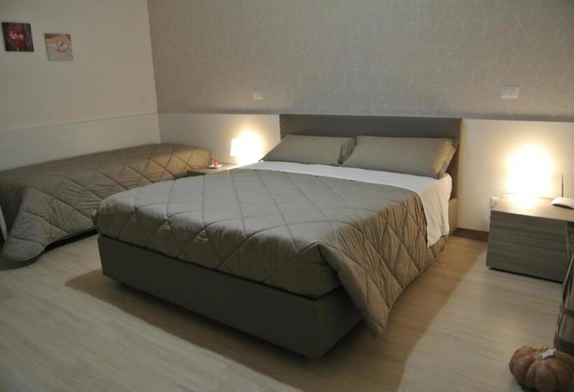 标准三人间, Ofra Matera