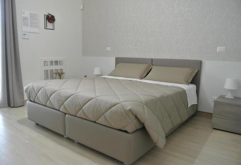 标准间, Ofra Matera