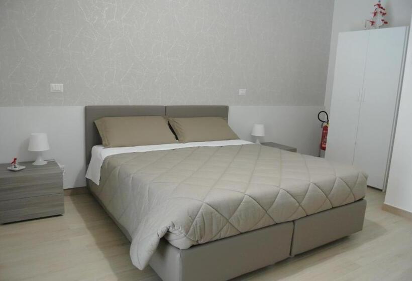 标准间, Ofra Matera