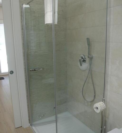 标准间, Ofra Matera