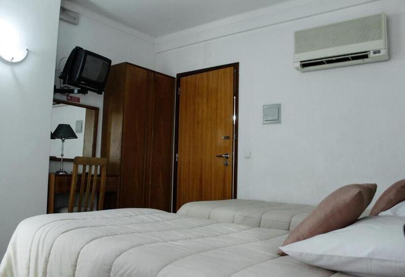 غرفة قياسية, Residencia Coimbra