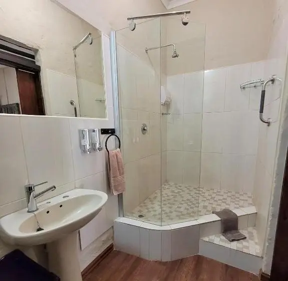 キングサイズベッドのスタンダードルーム, Riverbush Lodge Guesthouse